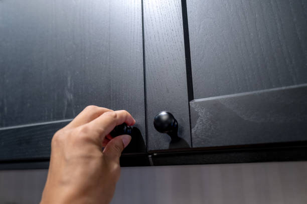 how to clean black cabinets guide