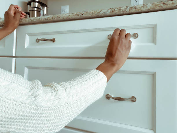 how to clean painted white cabinets tips